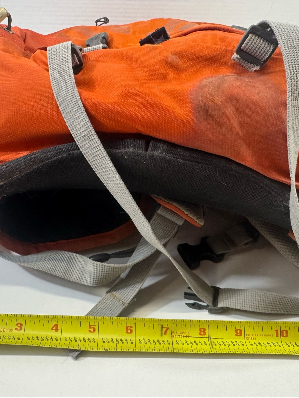 OSPREY stratos 24 hydration Orange Daypack Backpack rain fly - Picture 10 of 10